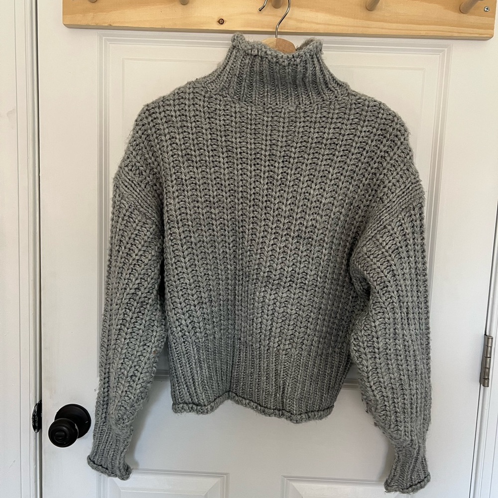 H&M Gray Turtleneck Knit Sweater